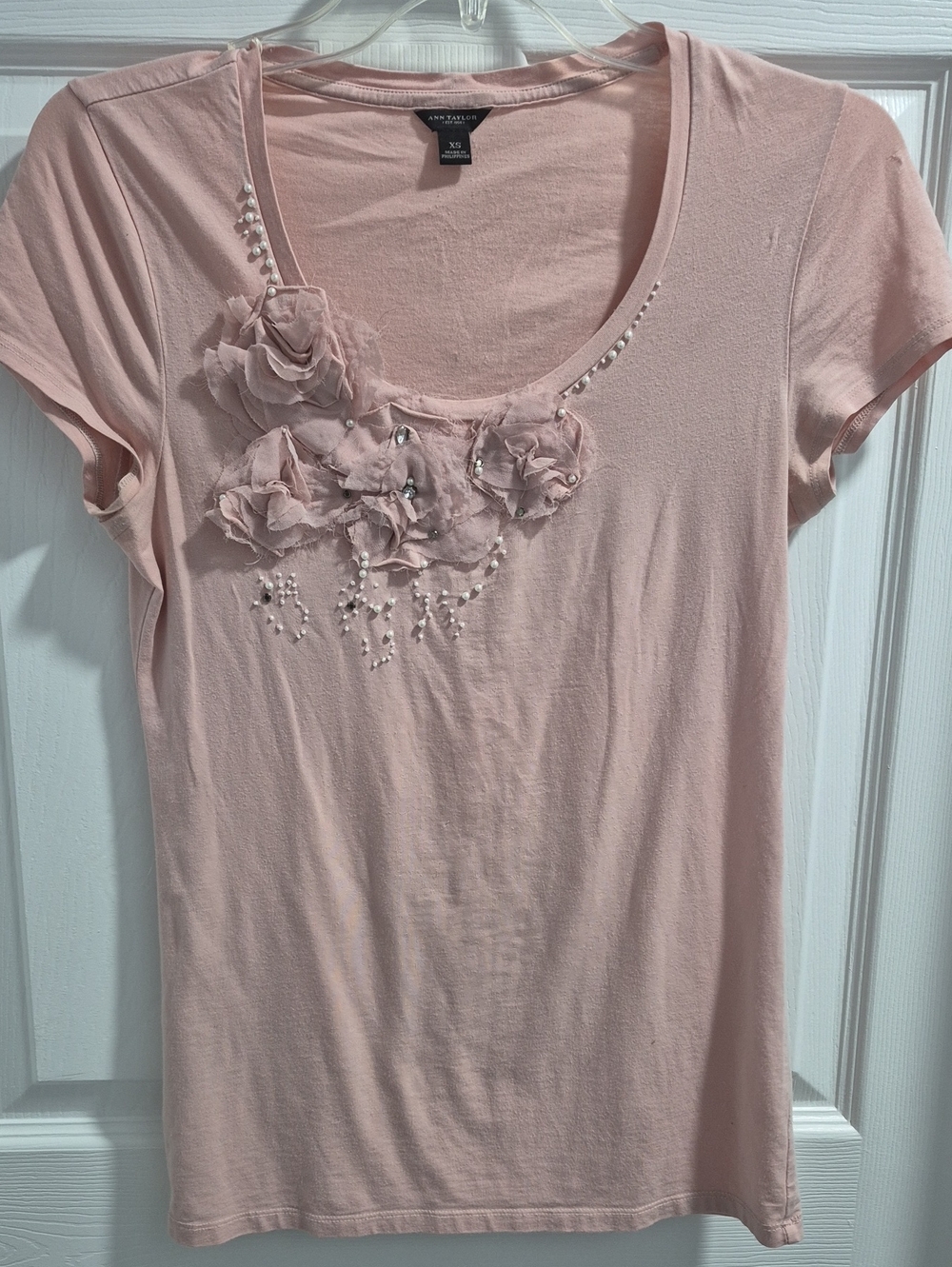 Ann Taylor Pale Pink Floral Appliqué Short Sleeve Tee